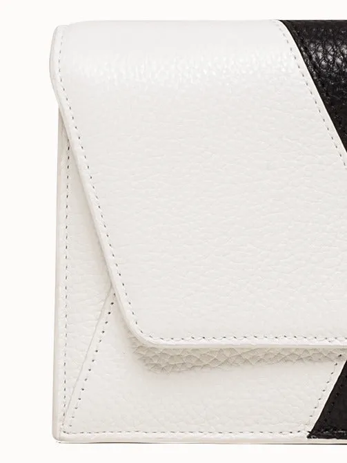Anouk Envelope In Cervocalf Leather Jockey Blackwhite Diamo Women Akris Crossbody Bags