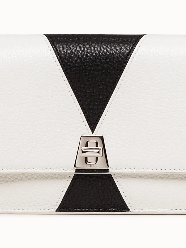 Anouk Envelope In Cervocalf Leather Jockey Blackwhite Diamo Women Akris Crossbody Bags