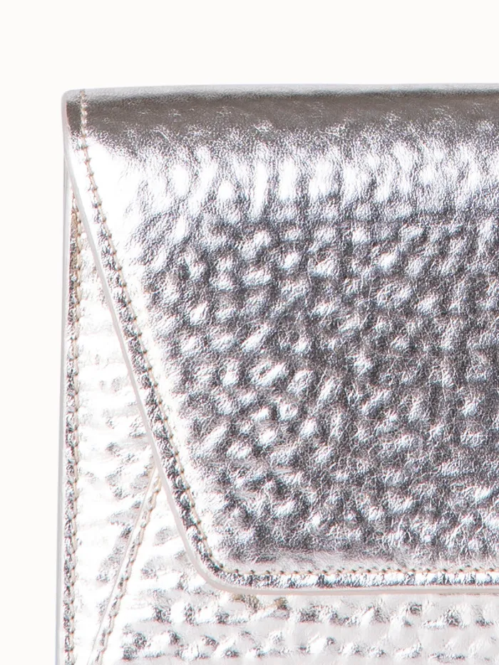 Anouk Envelope In Hammered Leather Stucco Met Women Akris Crossbody Bags