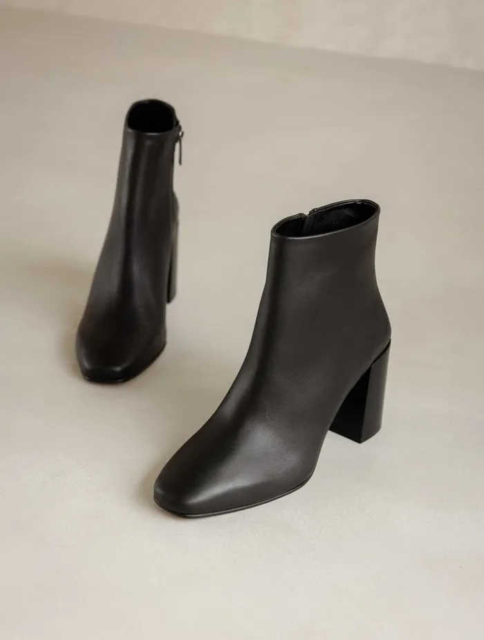 Carla Passion Black Women Bobbies Ankle Boots