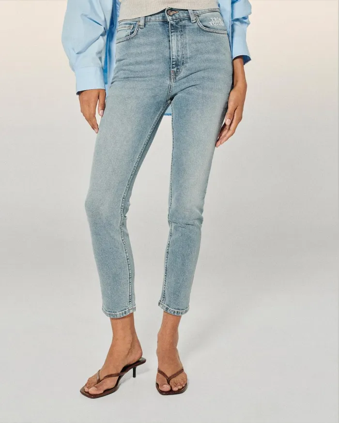 From Future Jeans Women Slim Fit Johnny Jeans Light Blue