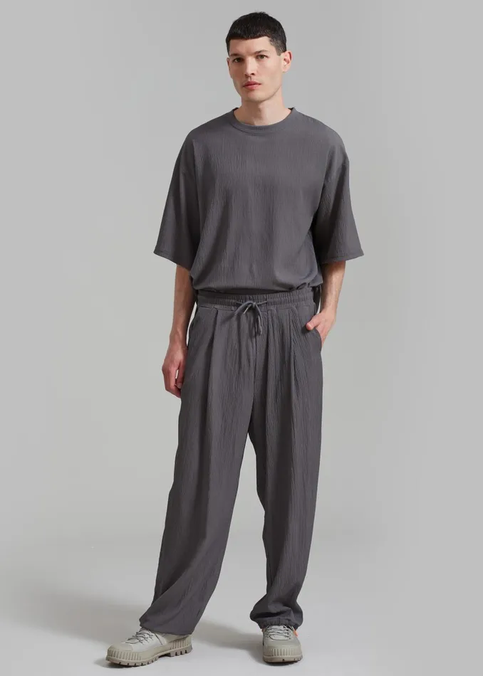 Men Eliott Crinkle Tee 8211 Charcoal The Frankie Shop Tops