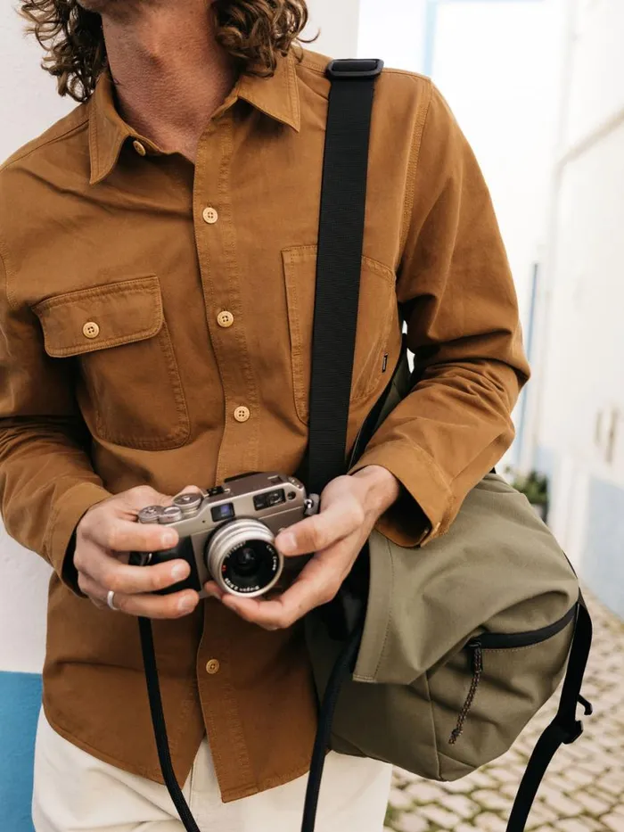 MenWomen Nautilus Crossbody Bag Dark Olive Finisterre Bags
