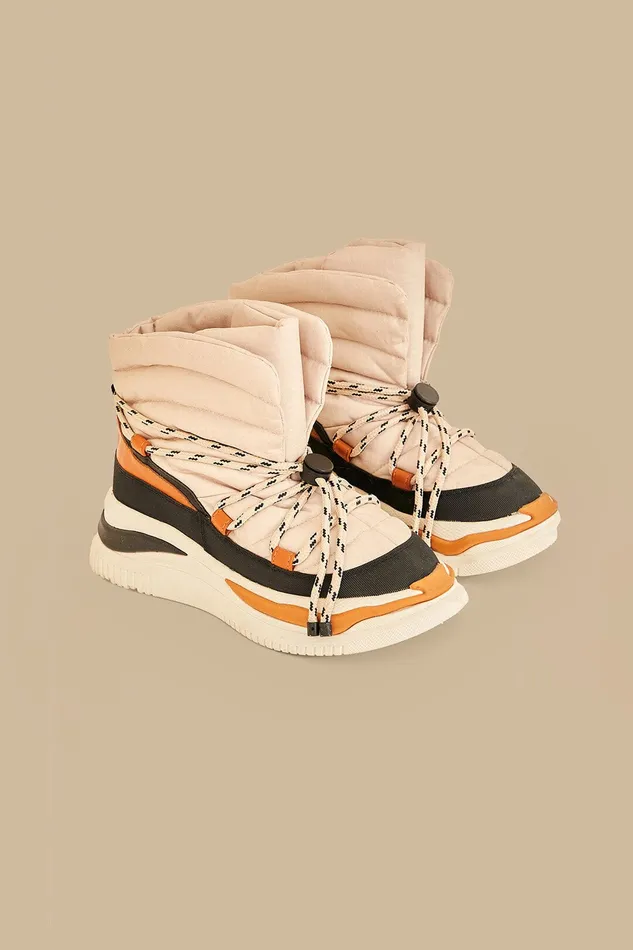 Off White Matelasse Puffy Boot Women Farm Rio Boots and Sneakers