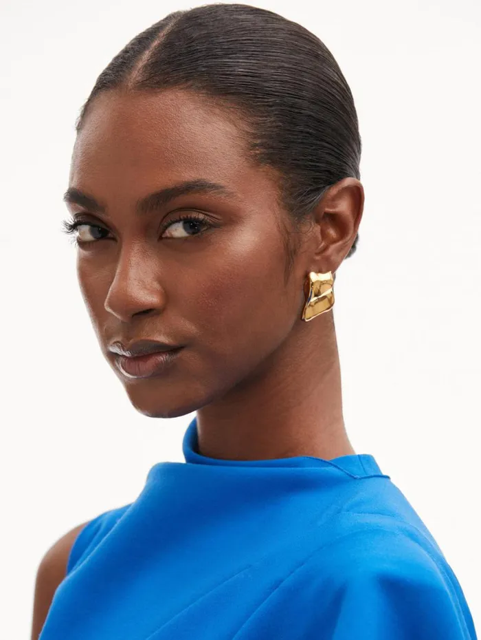 Oscar De La Renta Sculpted Metal ClipOn Earrings Gold Women Earrings