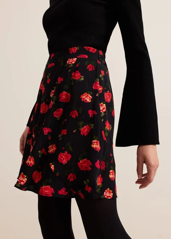 Phase Eight Ilaria Rose Print Flippy Skirt Black Women Skirts