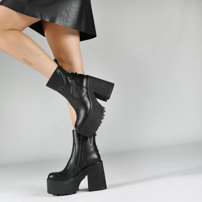 Shop Boots and AnkleBoots BUFFALO Killah Zip Boot Mid Black