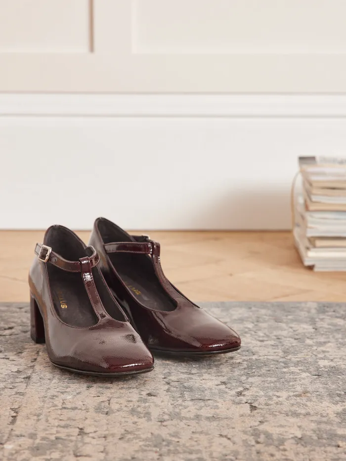 Women Cyrillus Shoes Patent TStrap Pumps Marron Glace