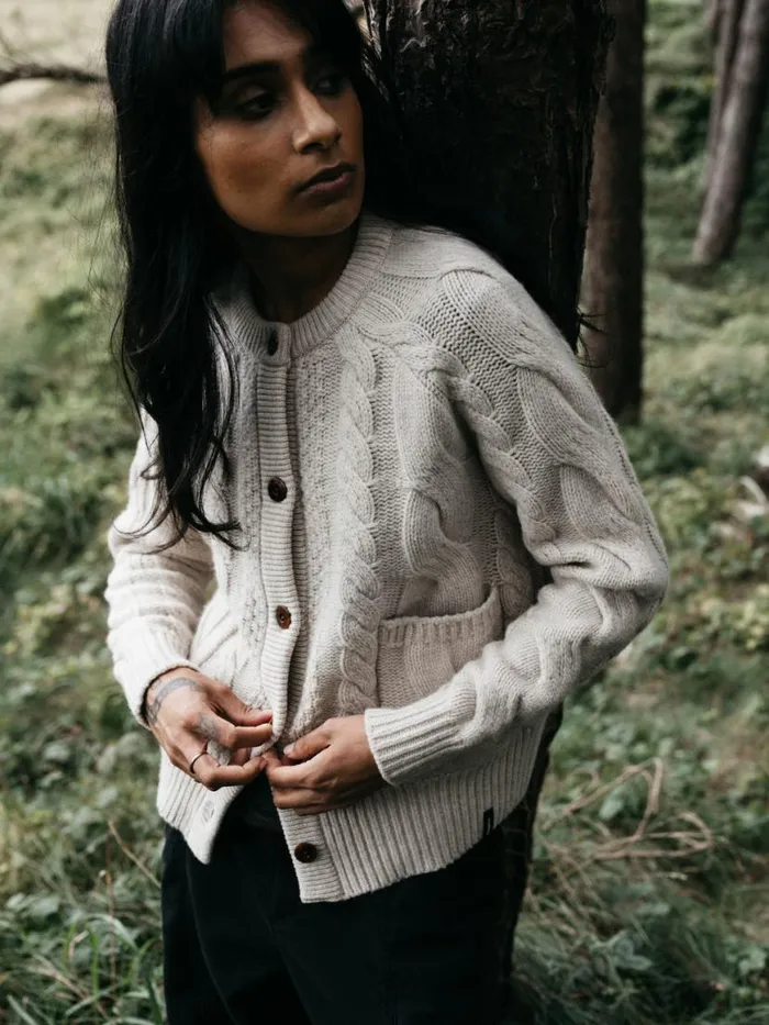 Women Ennis Cable Knit Cardigan Oatmeal Finisterre Knitwear
