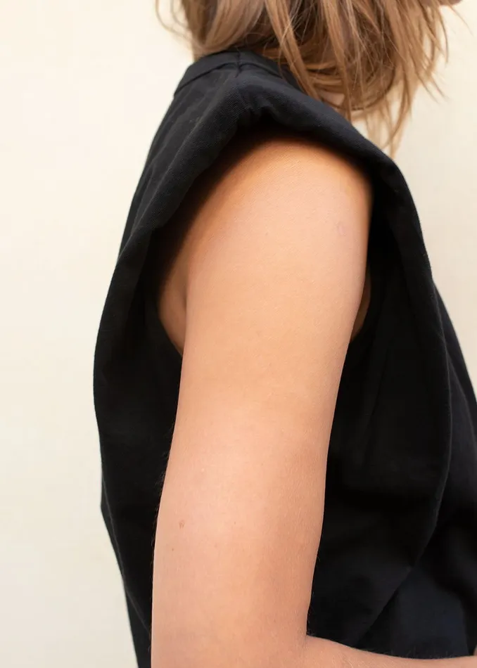 Women Eva Padded Shoulder Muscle TShirt 8211 Black The Frankie Shop Tops