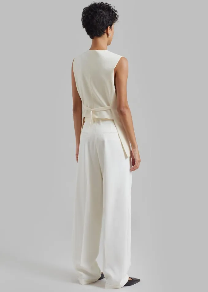 Women Sutton Vest 8211 Cream The Frankie Shop Outerwear